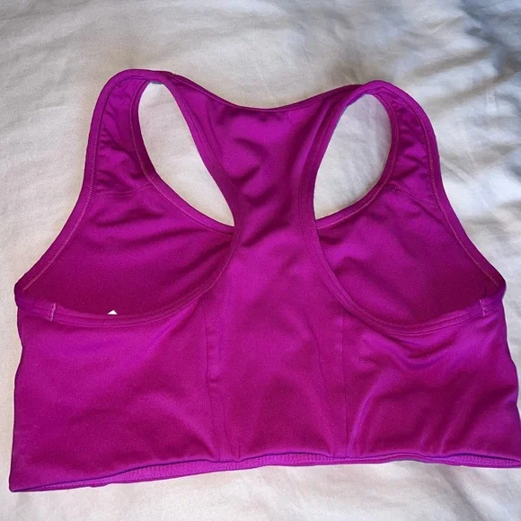 Selling this sport top. Barely used, I figured I’m not size M anymore :(. - Picture 2 of 4